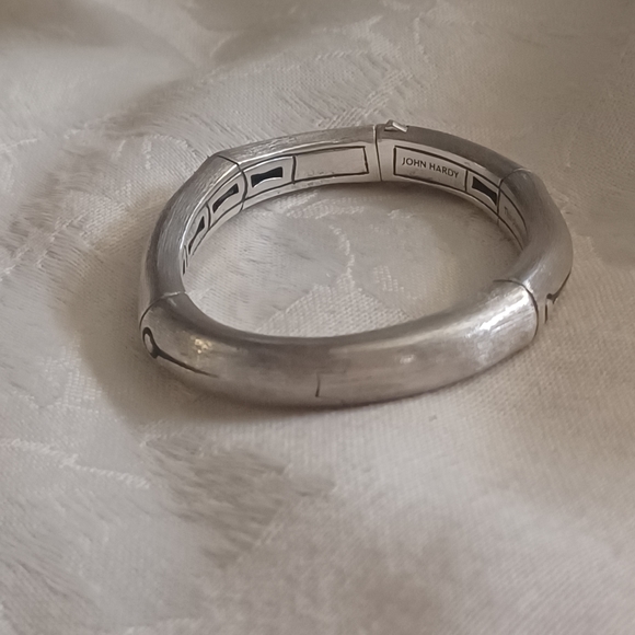 John Hardy Bamboo Brushed Sterling Silver Curved Hinged Bangle, Size Small - Picture 4 of 11